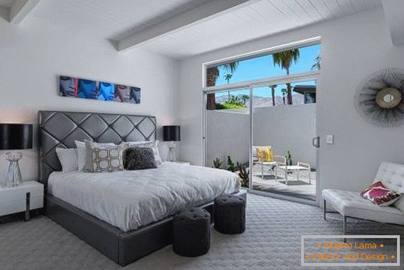 light gray-carpet-in-the-bedroom