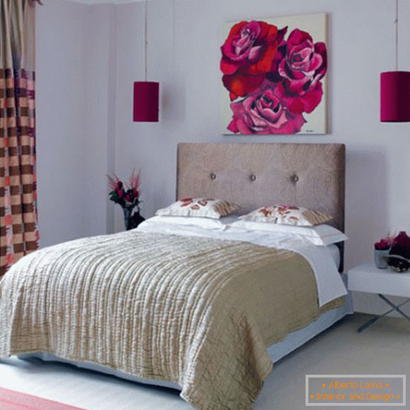 Beige and pink in the design of the bedroom