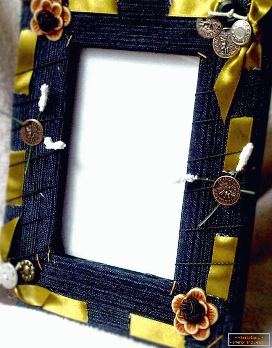 Woven frame with fabric