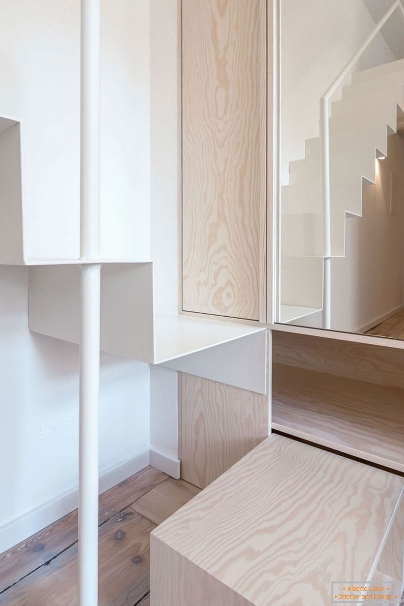 Cabinet with sliding shelf-step
