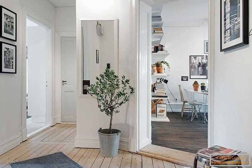 Design of a square entrance hall in Scandinavian style
