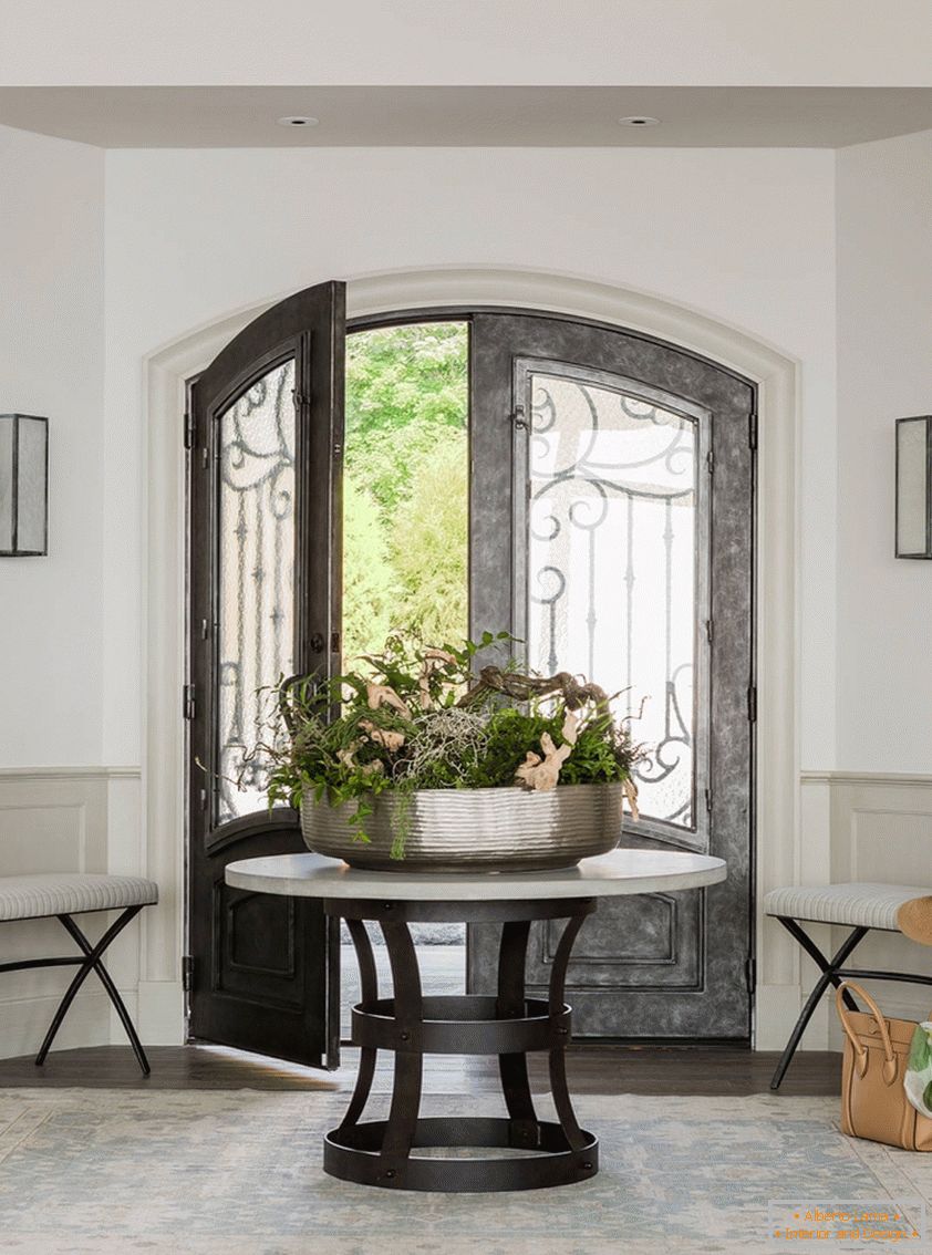 8 tips for decorating the round table