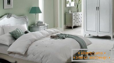 The basic accents of the french style in the interior of the