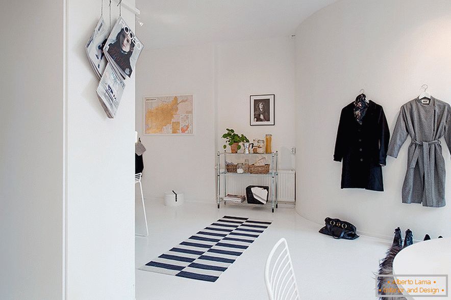 White silence of 50 m2 - one-room studio apartment in a