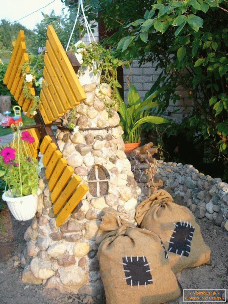 Decorative garden mill for your hands +50 photo