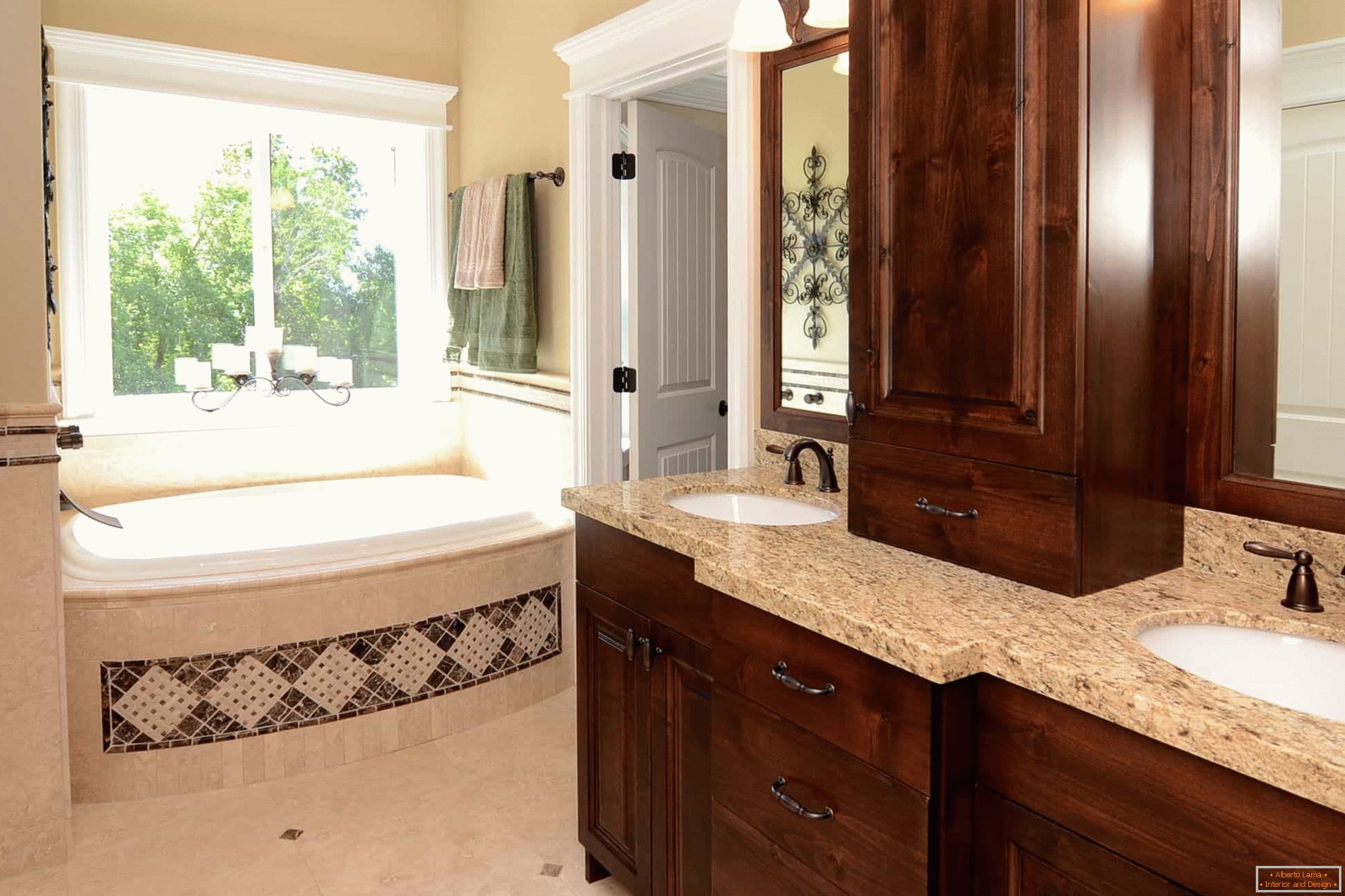 Design of large modern bathrooms