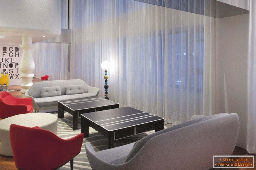 Design studio apartment: the realm of reflected rays in