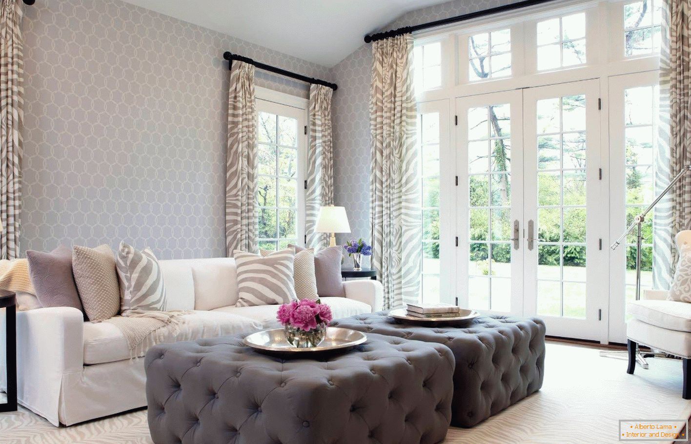 Design of wallpaper for the hall: 110 examples - combine and