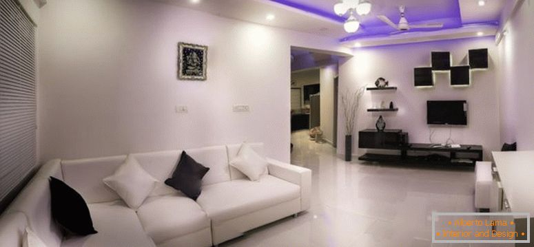 The design of the hall in the apartment is a photo of