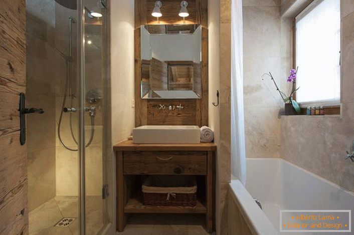 A spectacular chalet-style bath (55 unusual interiors from