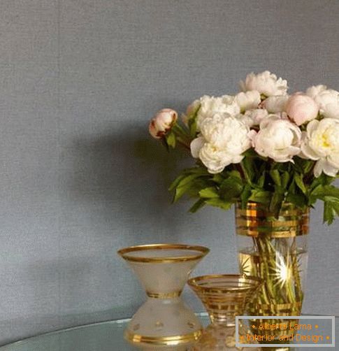 Environmentally friendly wallpaper for the bedroom and not