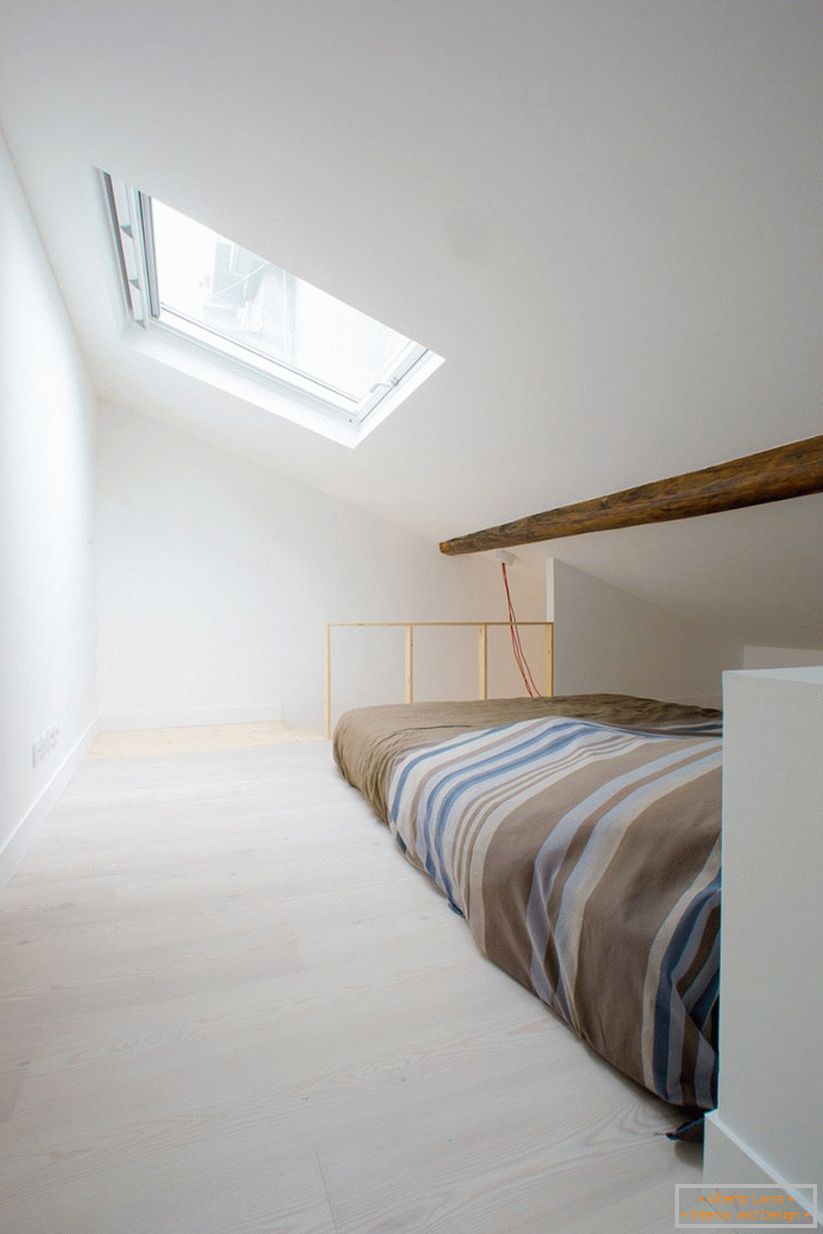 Functionality with stripes - minimalist ergonomic interior