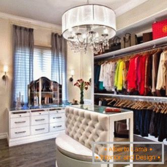 Wardrobe 2 sq. m. m. - a photo of interesting design options