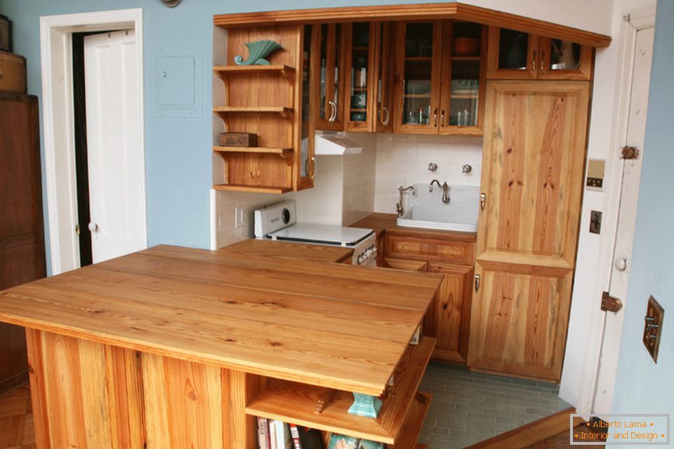 Brilliant use of space: in a vintage kitchen the whole area