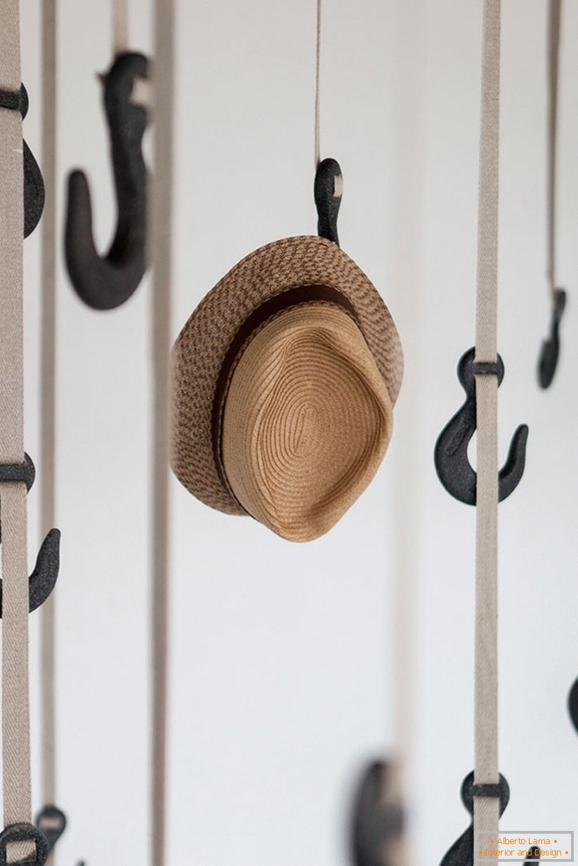 Grapple - eco hanger for your home