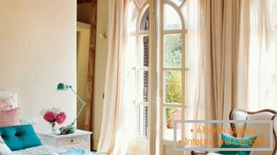 Characteristic features of the bedroom in the rustic style