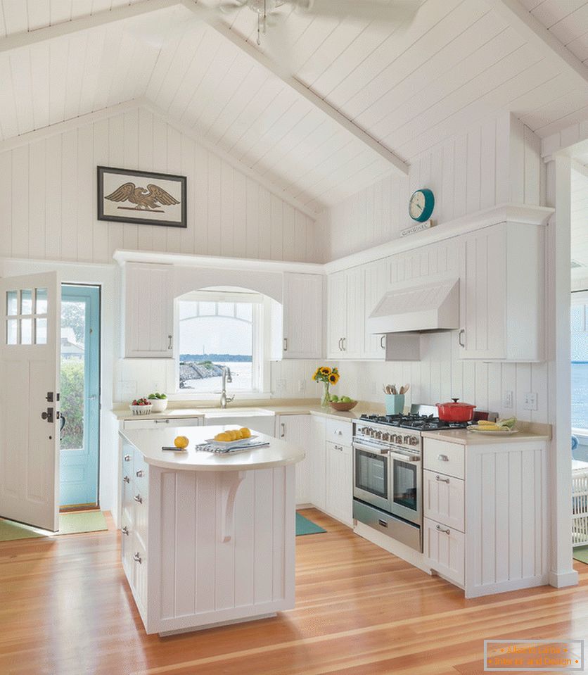 How to make a small beach house cozy and beautiful