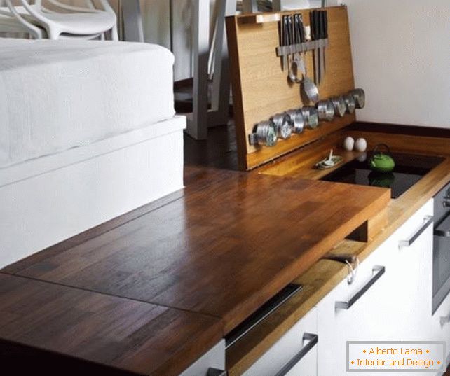 How to hide the kitchen: an overview of the original