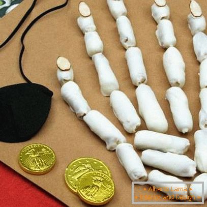How to decorate a table for halloween