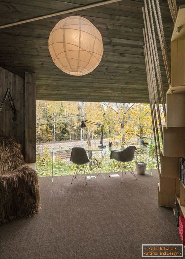 Room for the writer: a vivid example of a unique interior