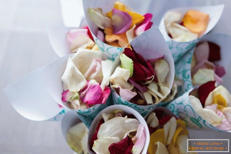 Rings for rose petals - how to make your own hands with a