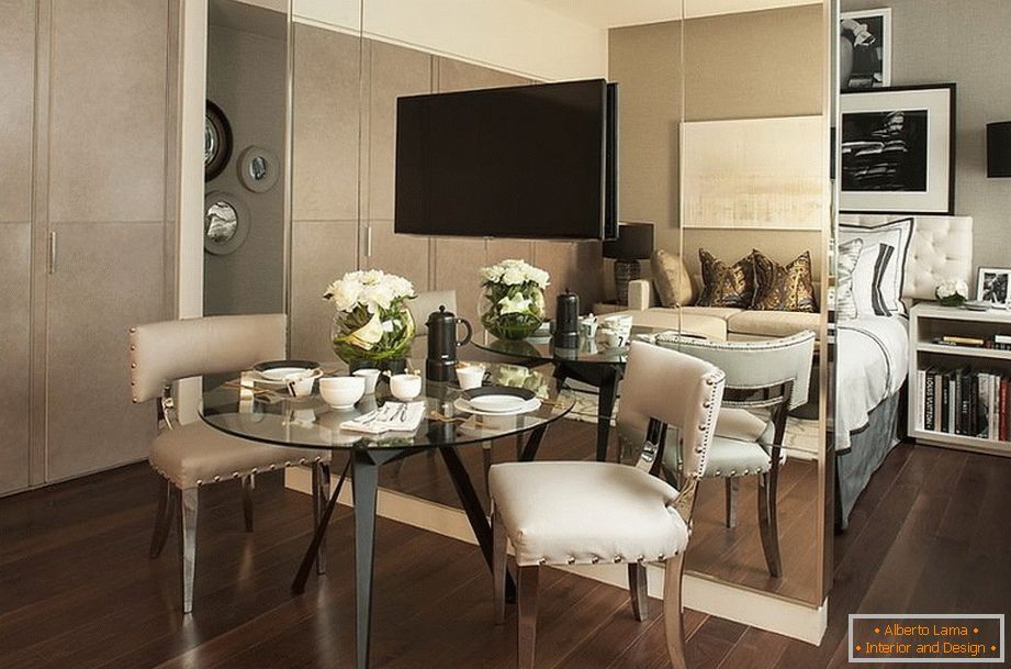 The real london looking glass is a unique design project of