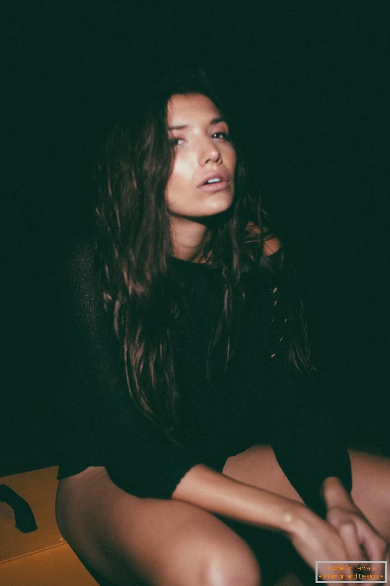 Night photo session with the sexy model maria margarita,
