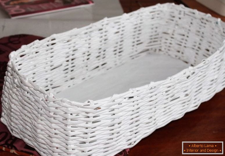 Weave from newspaper tubes - step by step instruction for