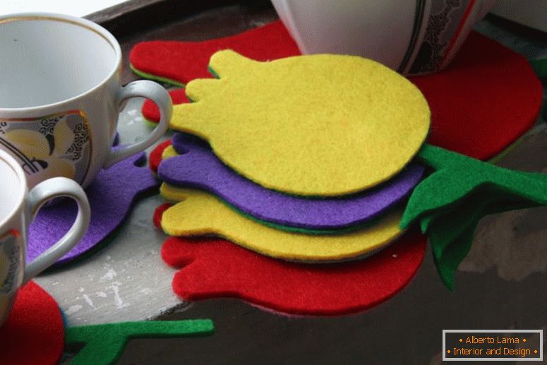 Stands under the hot - how to make their own hands?