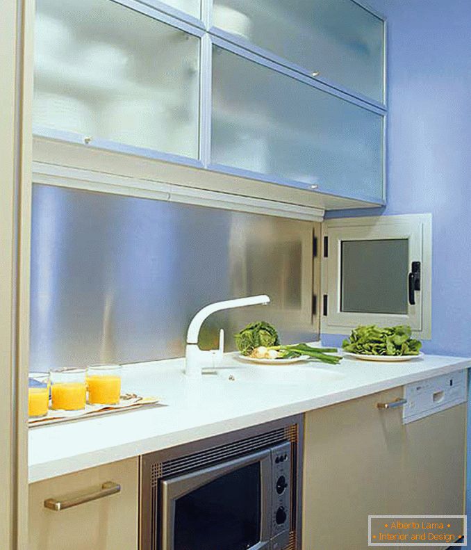 Spacious kitchen in a small area