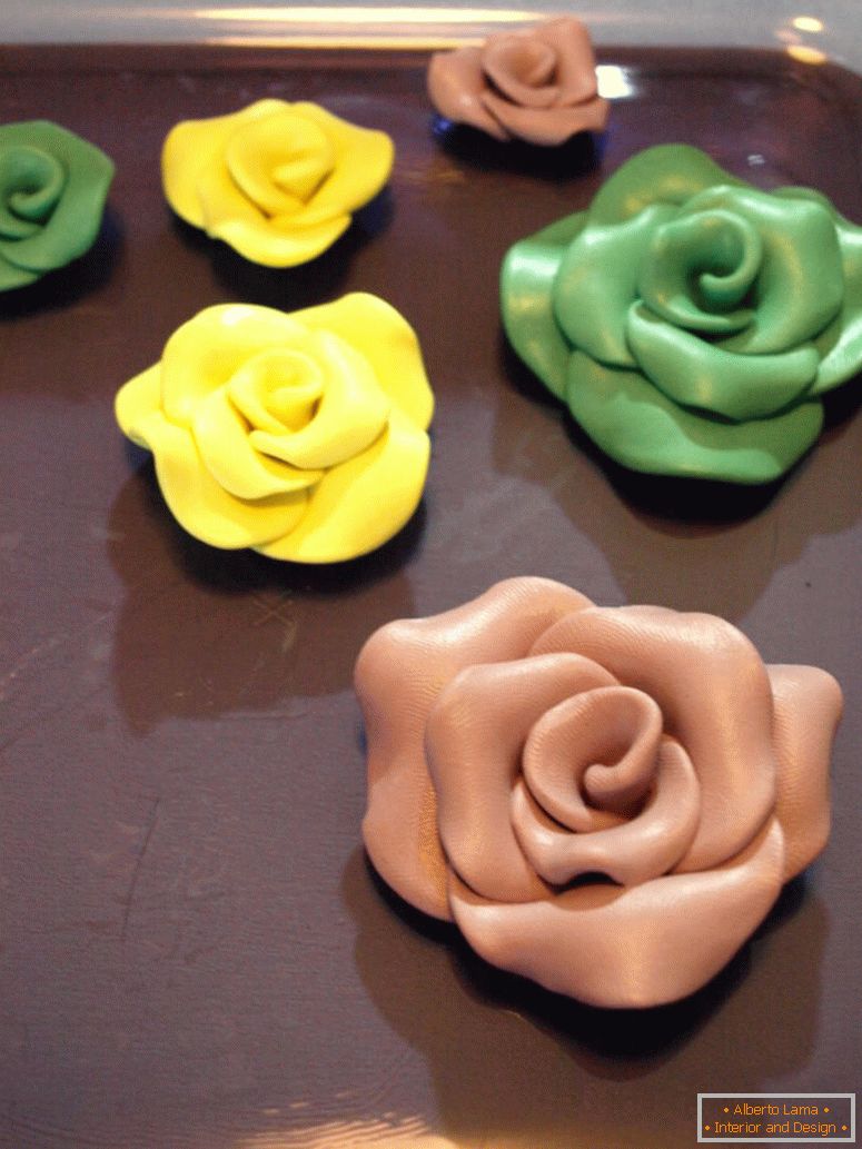 Roses from polymer clay - step by step instruction for