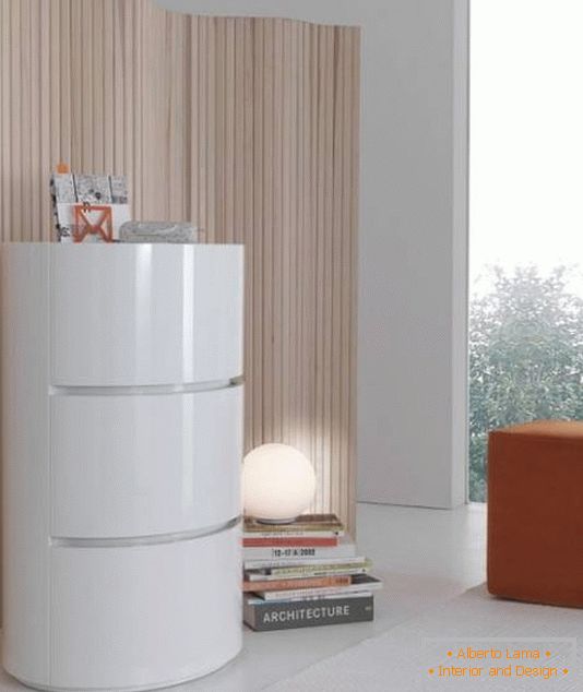 Luxury bedroom furniture: cupboards and chests of drawers