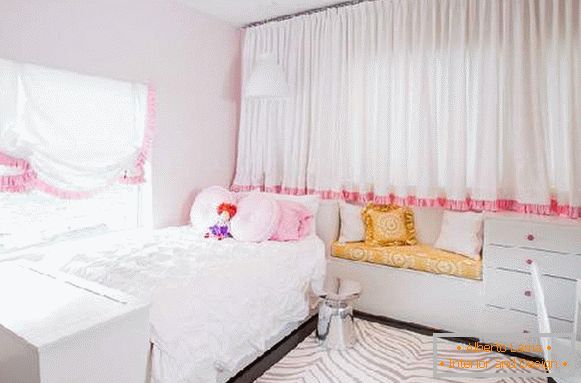 Curtains in the children's room for the girl: examples of