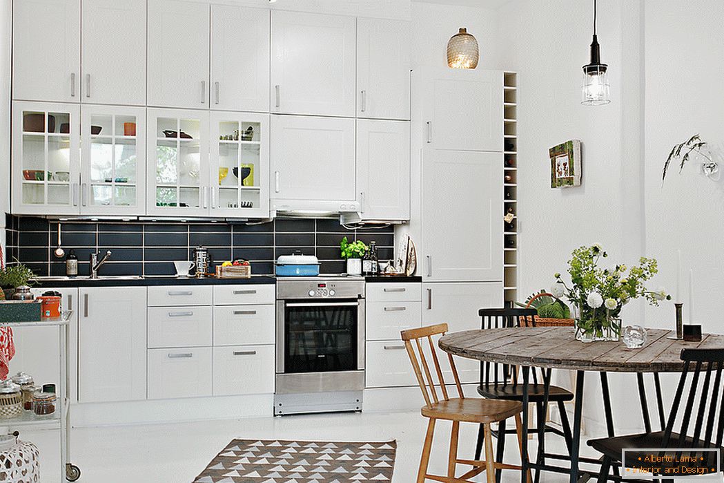 Scandinavian one-bedroom apartment exudes a taste for a
