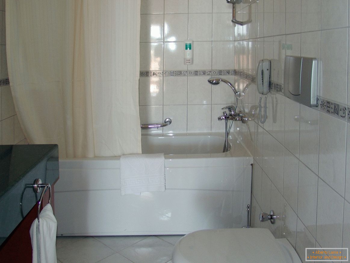 Combined bathroom or separate: advantages and disadvantages
