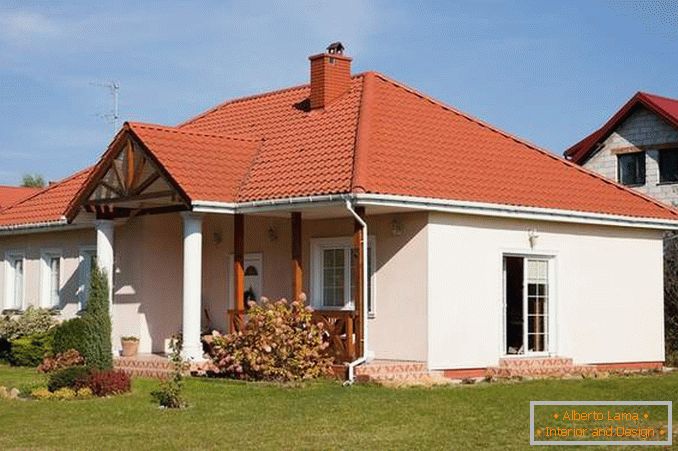 Modern decoration of the facade of a private house: options