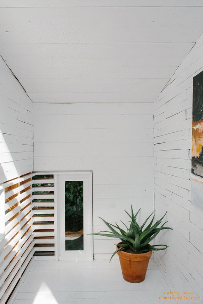 The modern interior of a small house from nicholas hunt: a