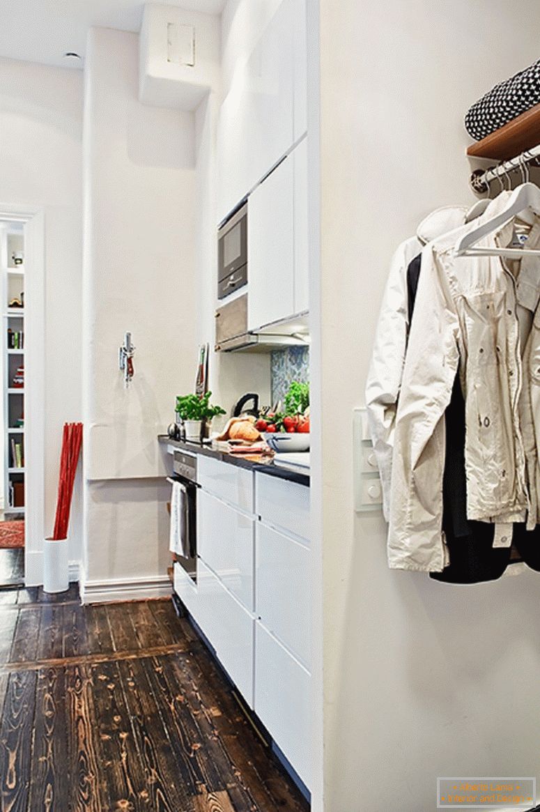 Create an elegant interior of a small apartment - sparing