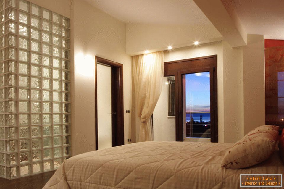 Glass blocks in the interior of the apartment