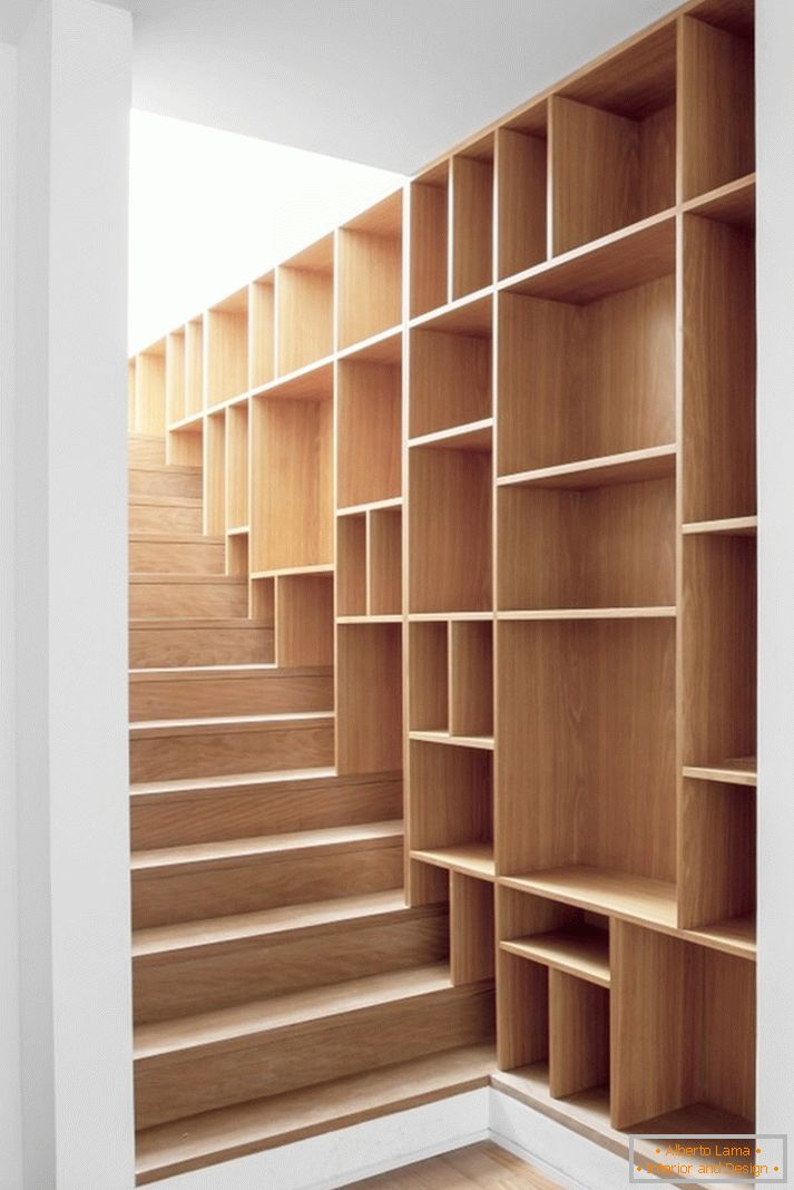 Shelving in the interior - rules of decoration, variety and
