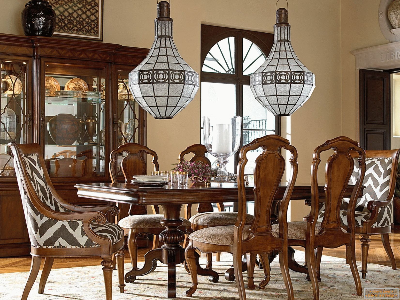 Rococo style in the interior: just add luxury