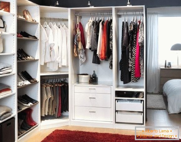 Corner wardrobe compartment in the bedroom: photos and