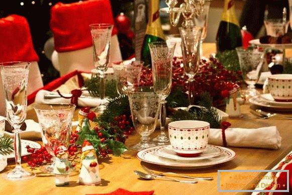 Decoration of the new year's table 2017 - decor ideas with