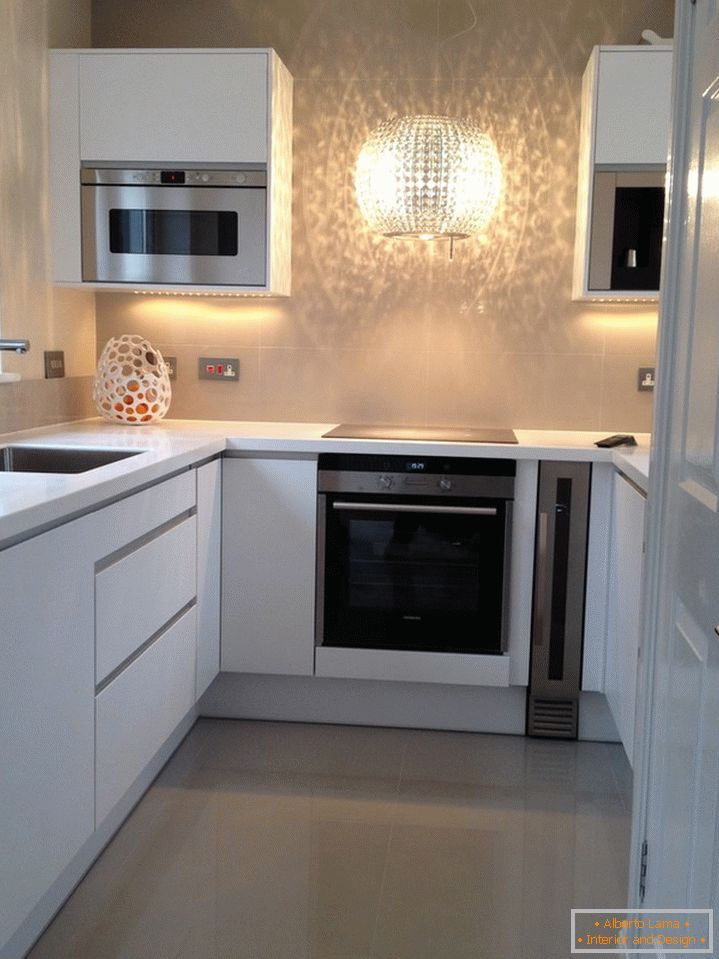 Great ways to turn your kitchen into a spacious and