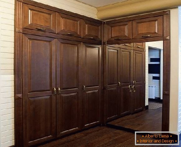 Built-in wardrobe in the hall: profitable, stylish and